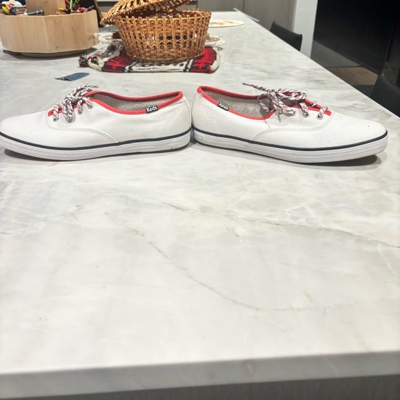 Keds White Canvas Sneakers with red and blue accents and laces. - Picture 4 of 6